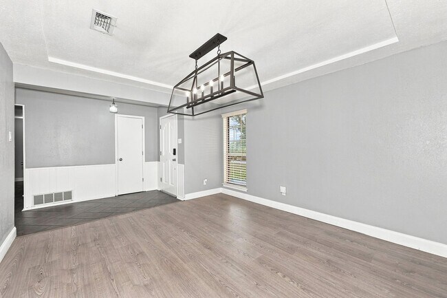 Building Photo - 3204 Denbury Dr