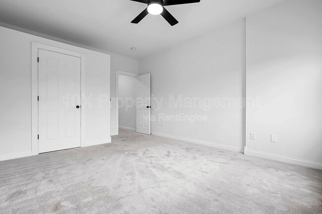 Building Photo - 1114 Summit St