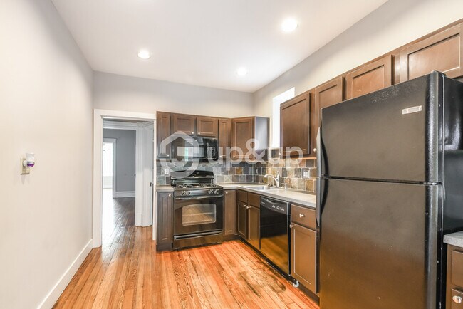 Building Photo - Fantastic 2bd/1ba home! Let yourself in!