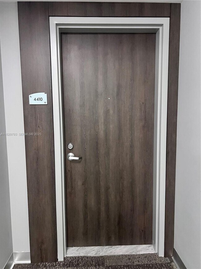 Building Photo - 92 SW 3rd St