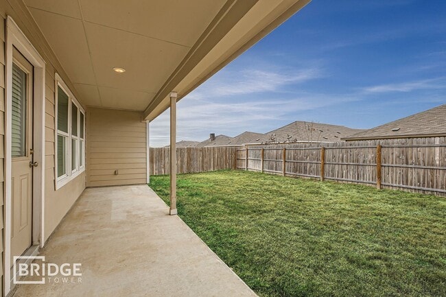 Building Photo - 2708 Coral Vly