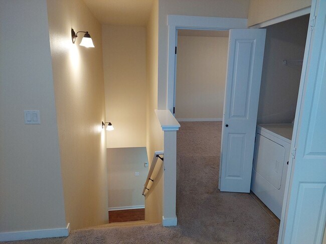 Building Photo - 2200 Greenview Cir