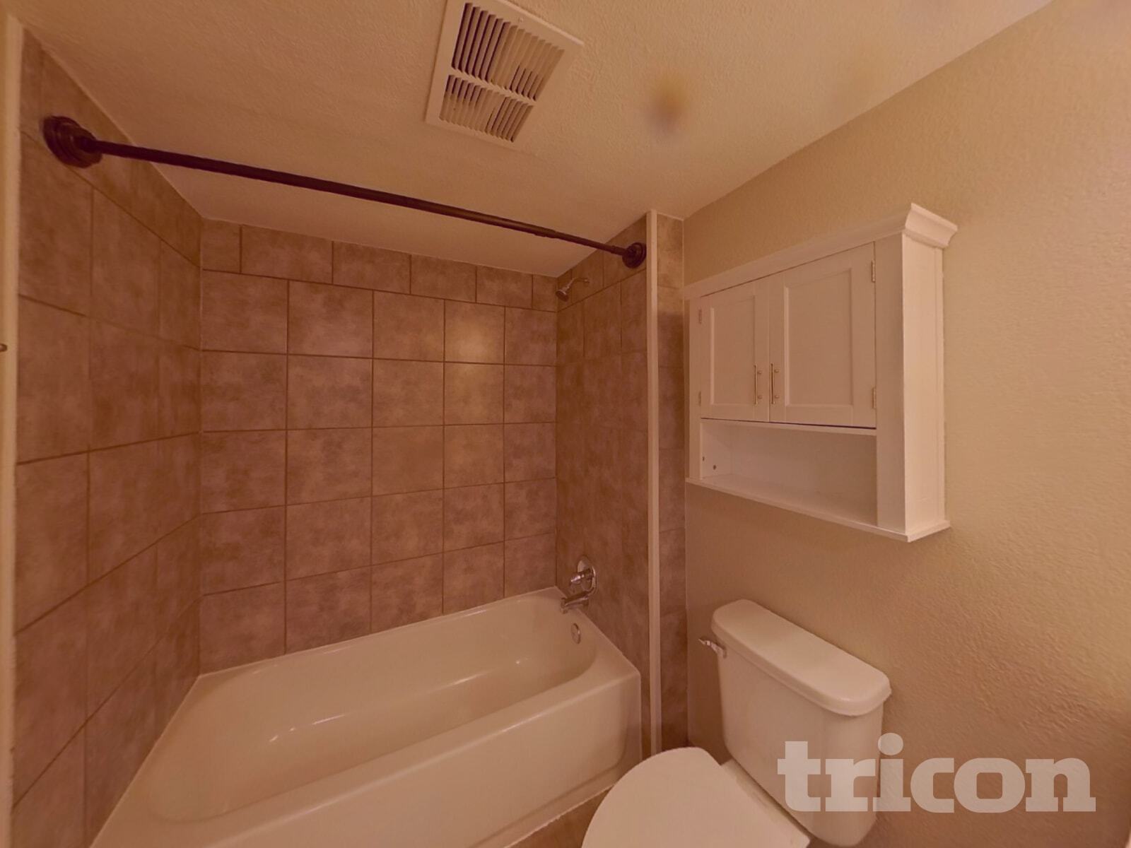 Building Photo - 6650 Brook Forest Dr