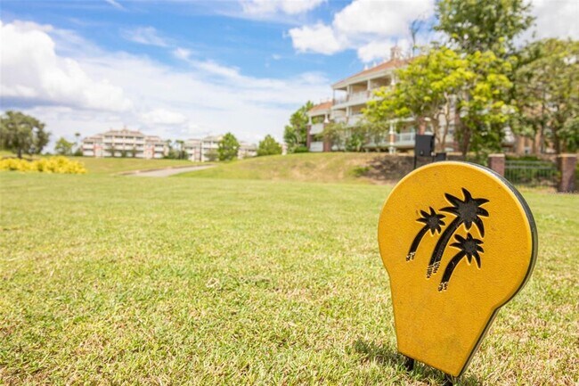 Building Photo - 1100 Sunset View Cir