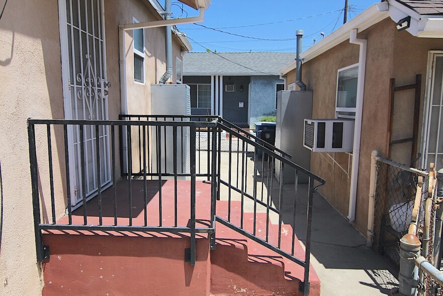 Building Photo - 2014 N Parish Pl