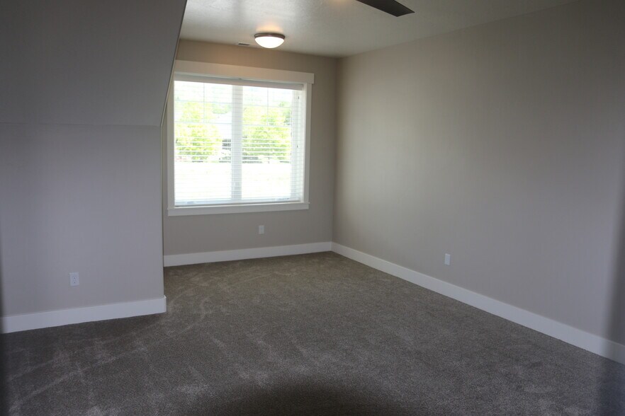 Building Photo - 35 N 800 E