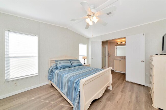 Building Photo - 3308 Anastasia Pl