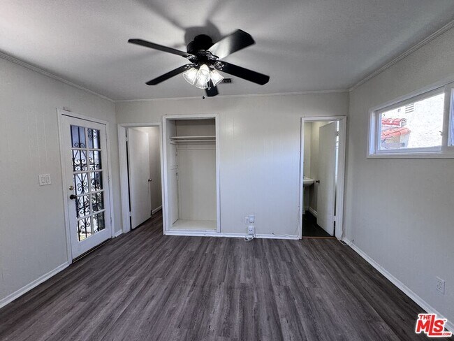 Building Photo - 8850 S Wilton Pl