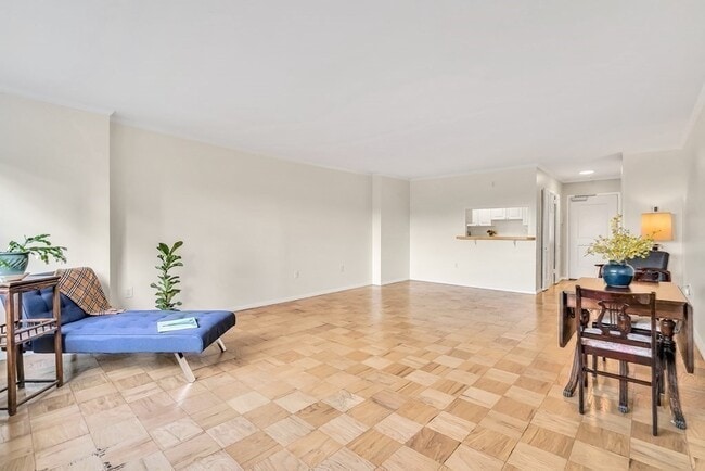 Building Photo - 8 Whittier Pl