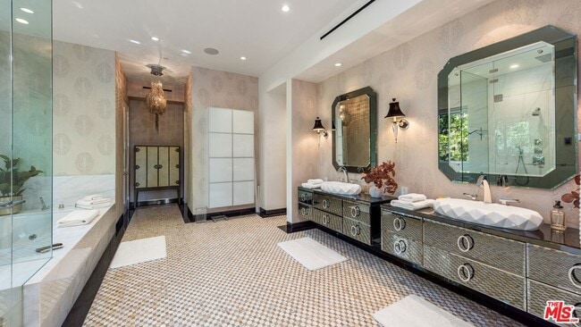 Building Photo - 9663 Santa Monica Blvd