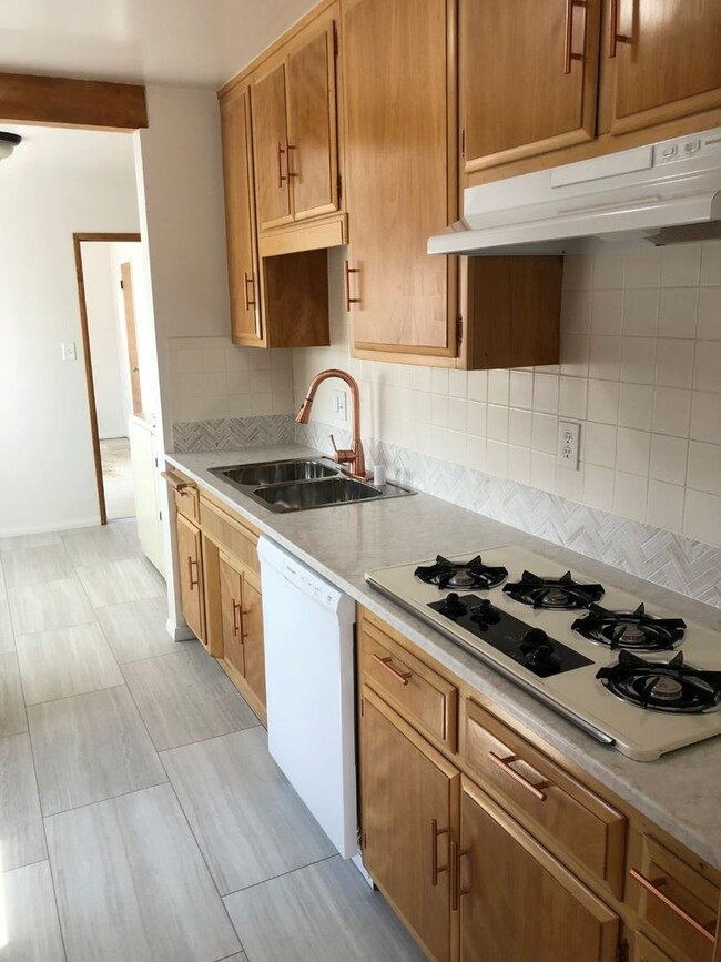 Building Photo - Beautiful Remodeled 3bd 2ba House in Wiseb...