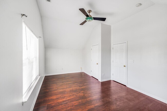 Building Photo - Your Haven Awaits in Havenbrook – Modern 4...