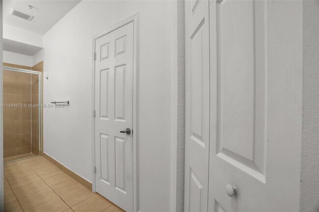 Building Photo - 14774 SW 10th St
