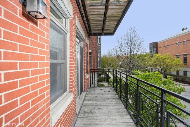 Building Photo - 758 W 15th St