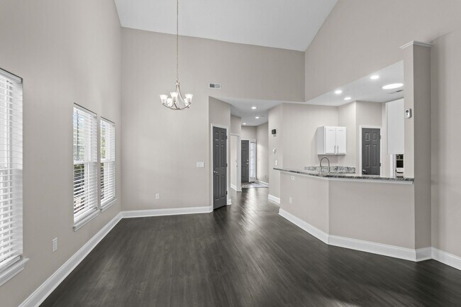 Building Photo - 5026 Belleglen Ct