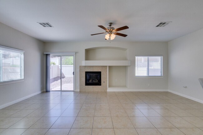 Building Photo - Great townhome in Henderson Gated Community with a 2 car attached garage and backyard