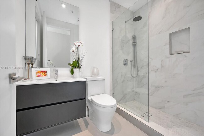 Building Photo - 5921 SW 87th St