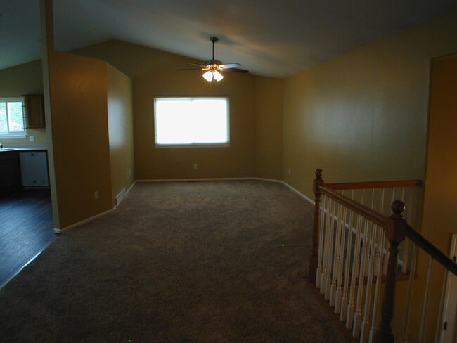 Building Photo - House For Lease