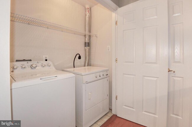 Building Photo - 18818 Silverwood Terrace