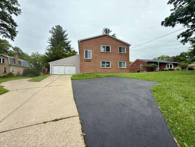 Building Photo - 2740-2742 Jessup Rd