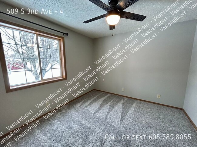 Building Photo - 2 Bedroom With FREE Garage & Large Deck!