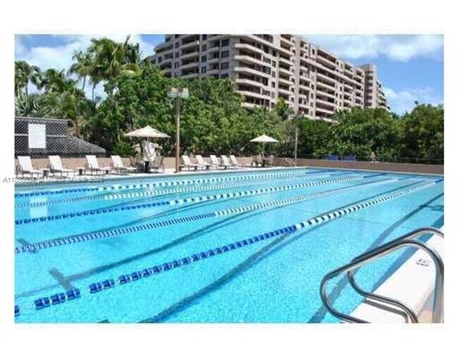 Building Photo - 251 Crandon Blvd