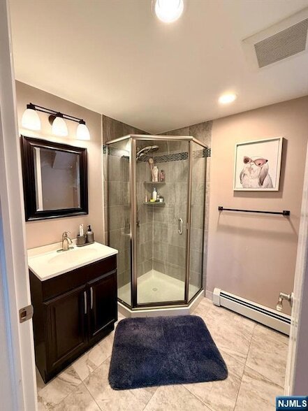 Building Photo - 13-55 Comerford Place Unit