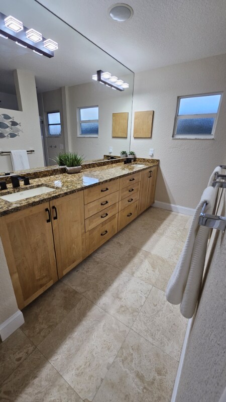 Building Photo - 3354 Dover Dr