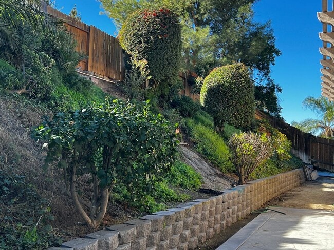 Building Photo - Home for rent in Canyon Crest!