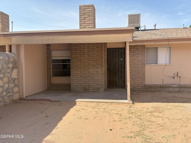 Building Photo - 2819 Anise Dr