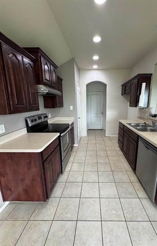 Building Photo - 10317 Manhassett Dr