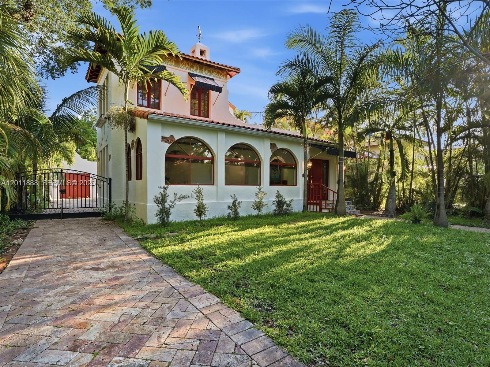 Building Photo - 1135 Asturia Ave