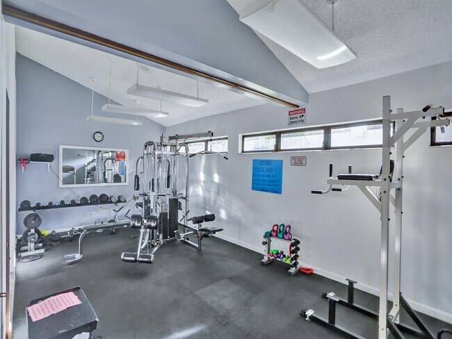 Building Photo - 6850 Royal Palm Blvd