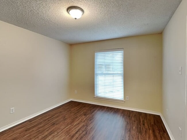 Building Photo - 6937 Meandering Creek Ln