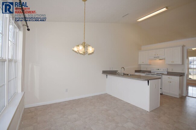 Building Photo - Adorable 2 bedroom 1-level duplex townhome in Smyrna close to Nissan, washer/dryer included!