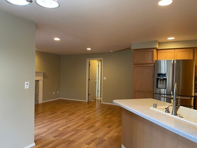 Building Photo - ? Beautifully Updated Home in a Peaceful, Highly Desirable Fisher’s Landing Community ?