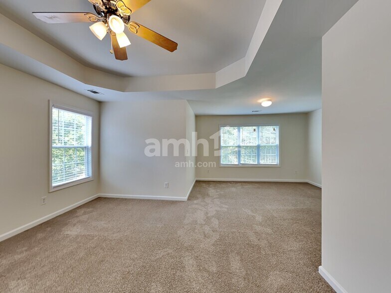 Building Photo - 6250 Mulberry Park Dr
