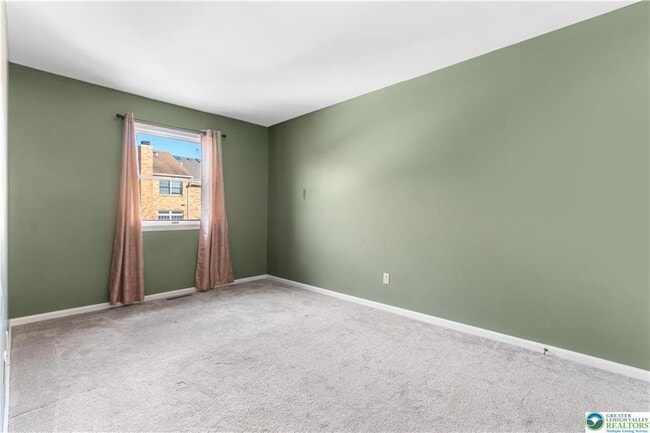 Building Photo - 1885 Redwood Dr