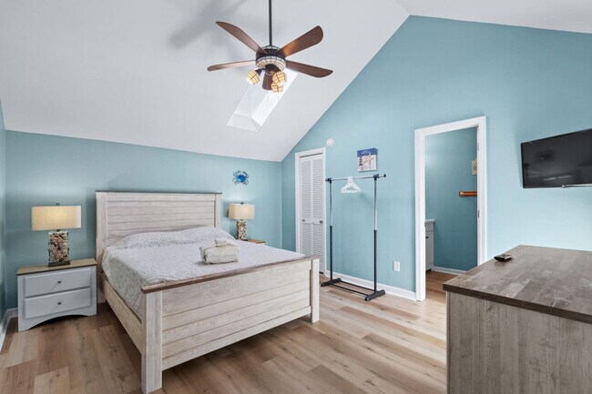 Building Photo - 1850 Colony Dr