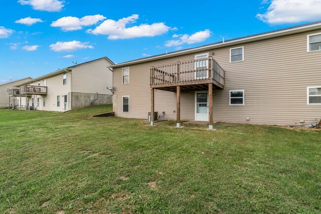 Building Photo - Comanche 124/130