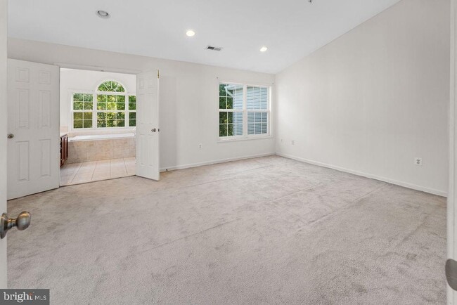 Building Photo - 8810 Great Gorge Way