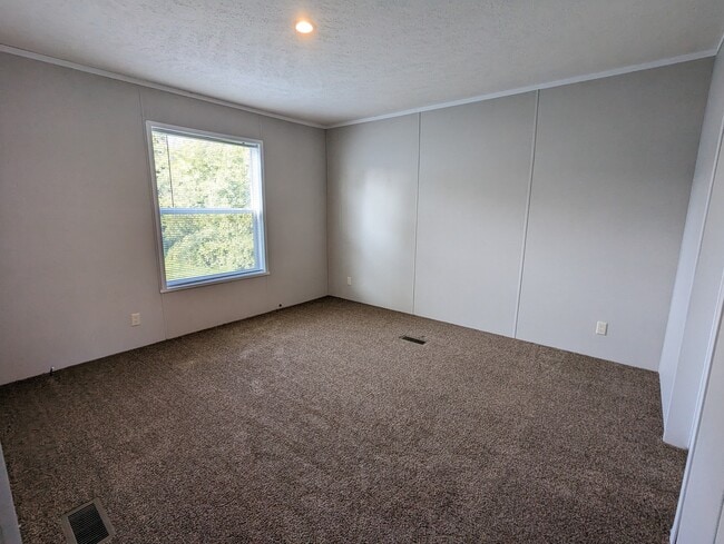 Building Photo - 153 Beech