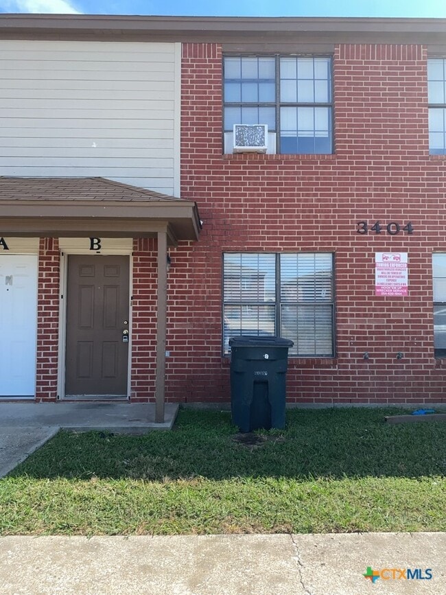 Building Photo - 3404 Barcelona Dr