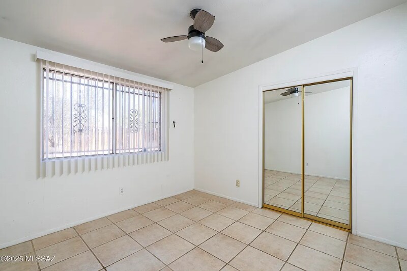 Building Photo - 801 E Holaway Dr