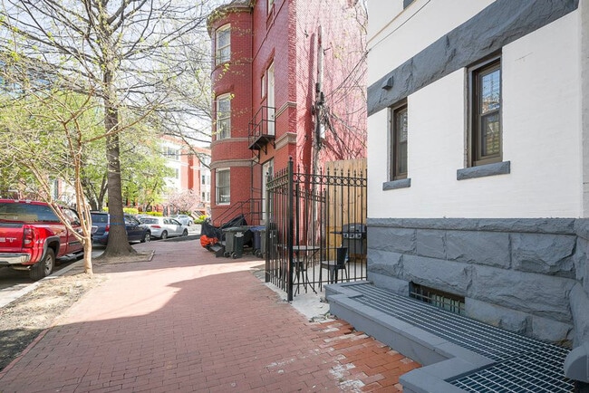 Building Photo - 1448 Florida Ave NW