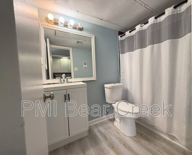 Building Photo - 8523 Hearth Dr