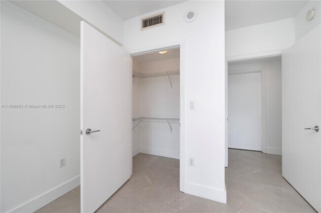 Building Photo - 55 SE 6th St