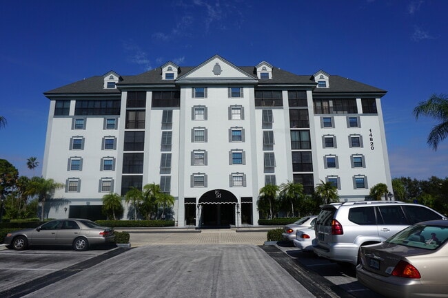 Building Photo - Huge Loft-Style 1 bed 1.5 Bath for Rent in...