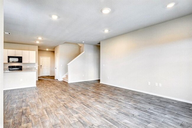 Building Photo - 5905 Brocade Dr
