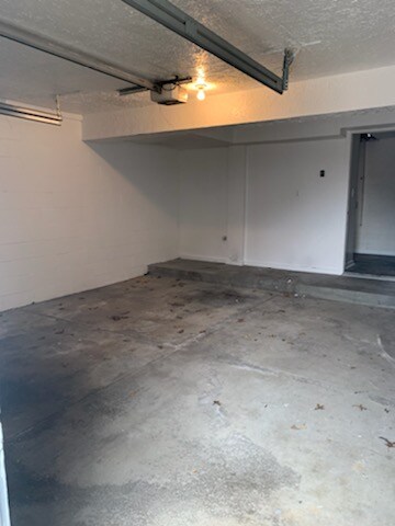 Building Photo - 1040 Clyde Ave